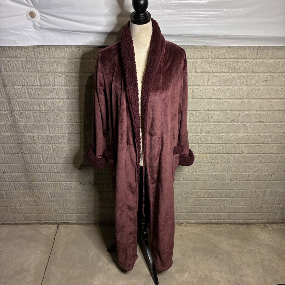 Natori Plush‎ Sherpa Trim Robe Burgundy Cozy Loungewear Size medium- NO belt